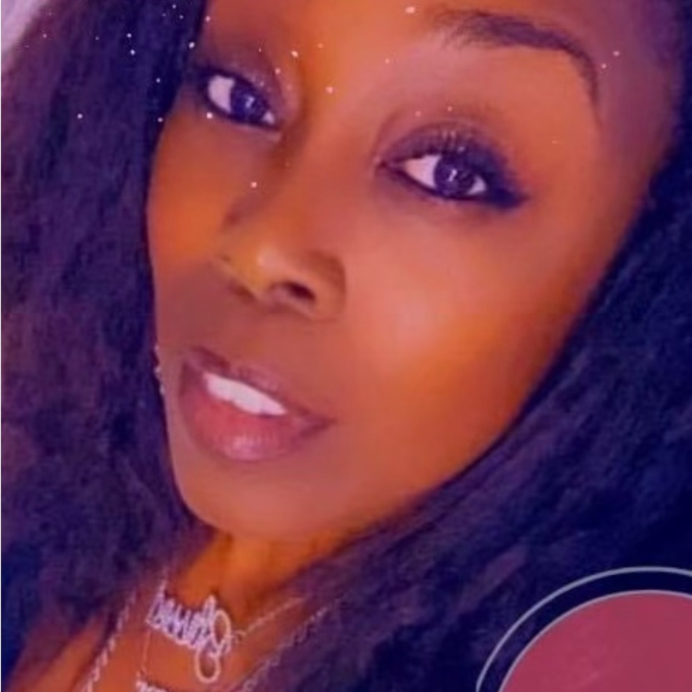 💫Meet Your Posher be sure to Like This Post To Be Notified When I Go Live ✨